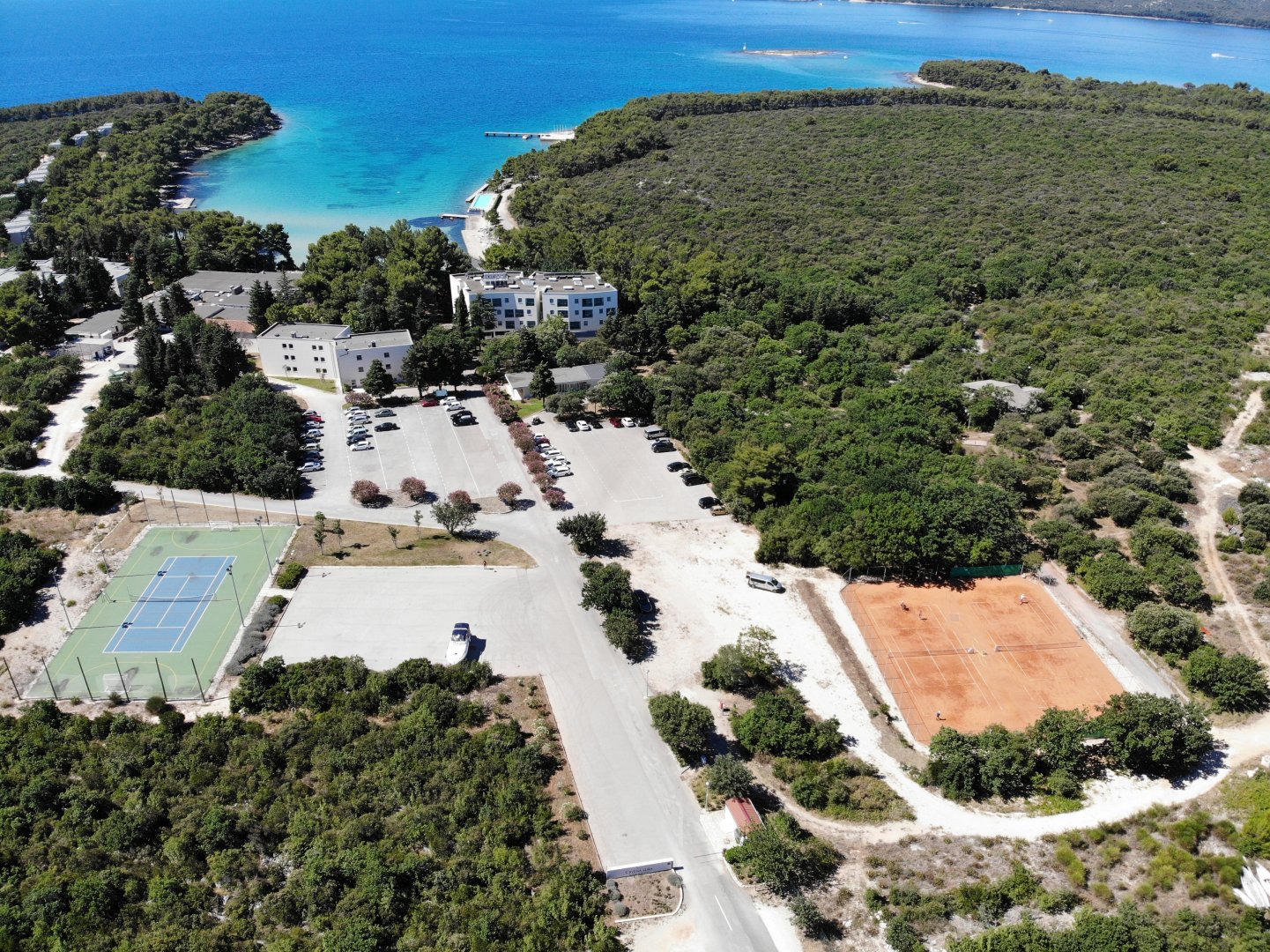 crvena luka hotel and resort